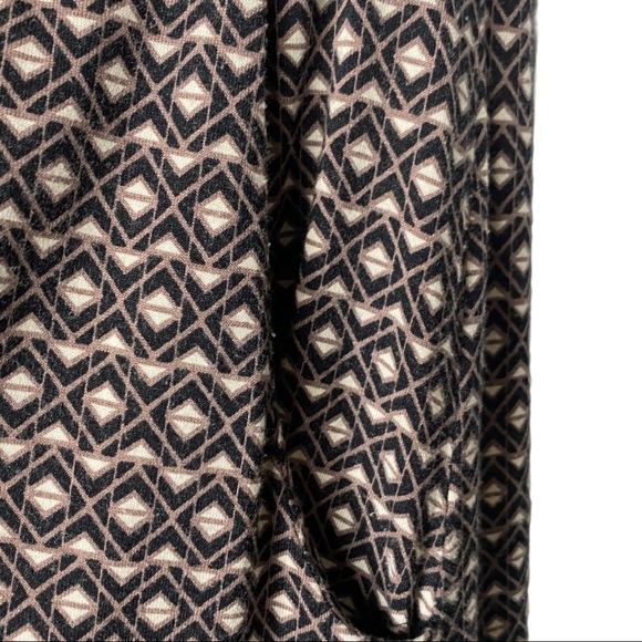 Garnet Hill geometric v-neck midi dress size M - Picture 6 of 10